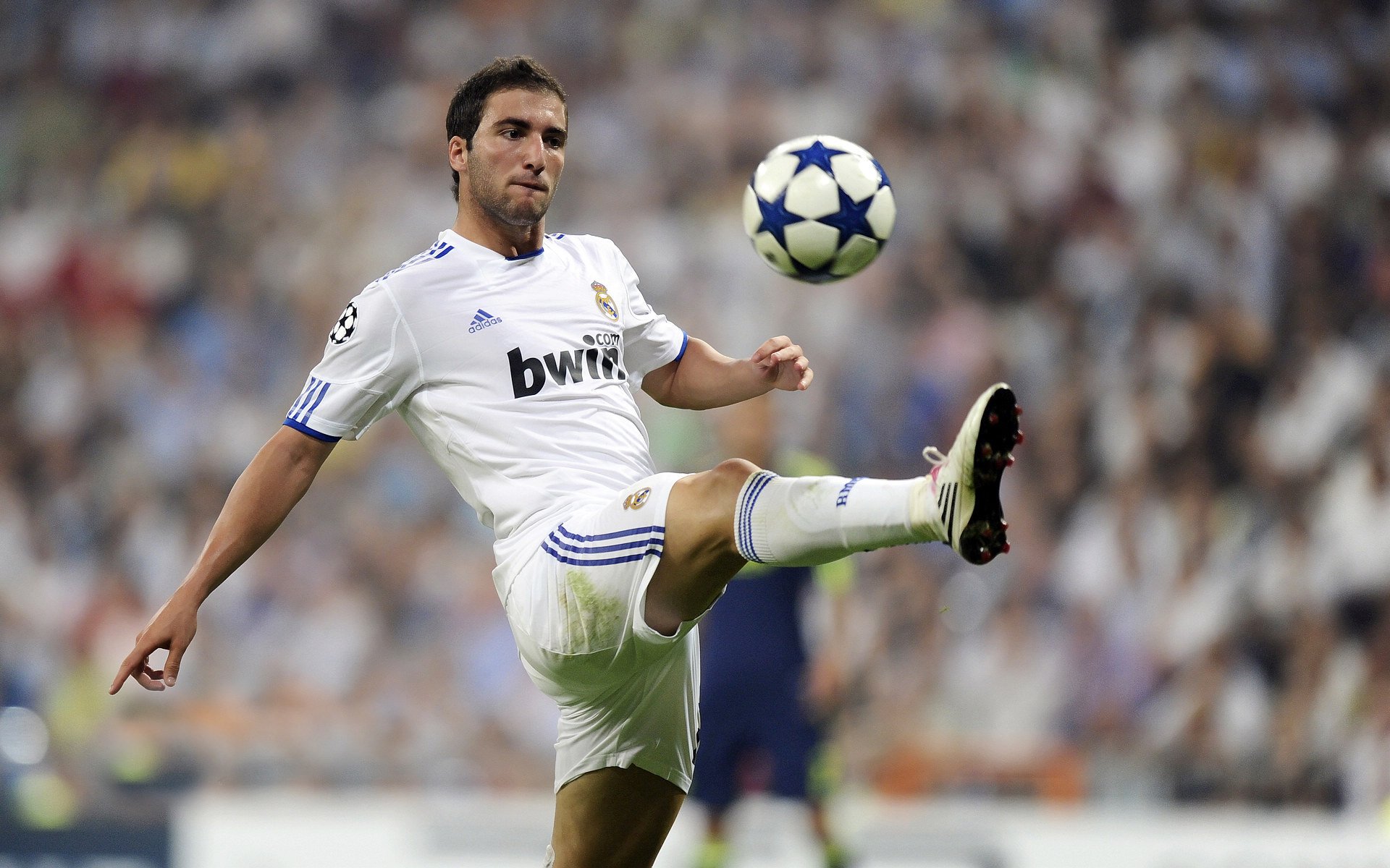 坎特加盟切尔西，中场硬度大幅提升，坎特转会切尔西